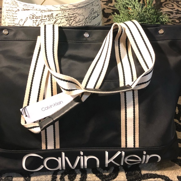 Calvin Klein Handbags - 🌟LAST DAYS🌟HOST PICK🌟CALVIN KLEIN Tote bag NEW